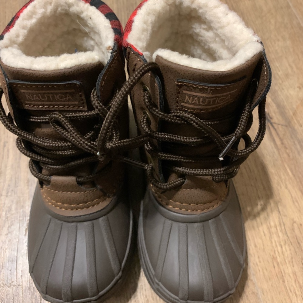Brand new boys Nautica snow boots! Never been worn!